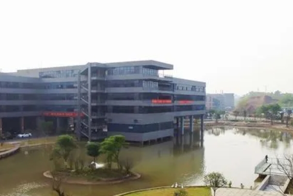 重庆工程职业技术学院五年制大专