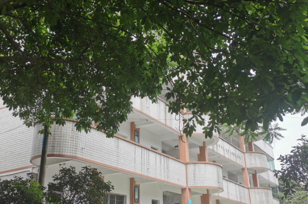眉山市华兴技工学校