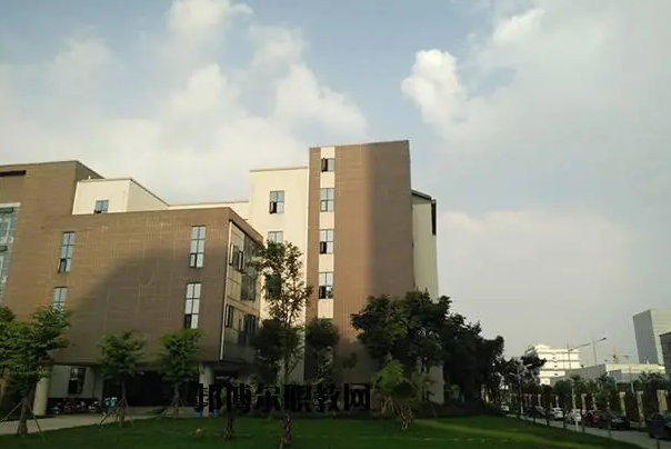 内江川威技工学校
