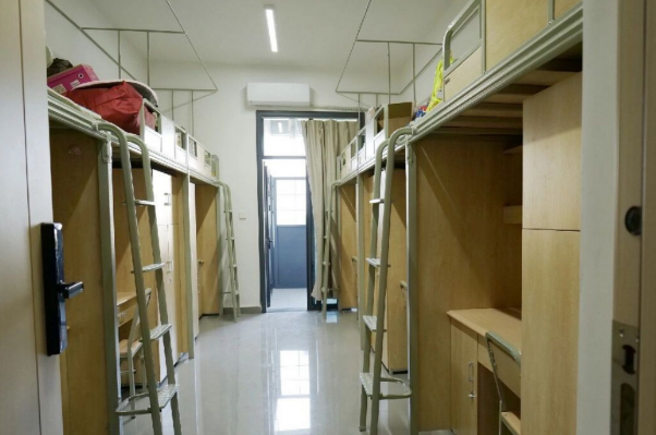 四川仪表工业学校宿舍条件怎么样?几人间?有空调吗?