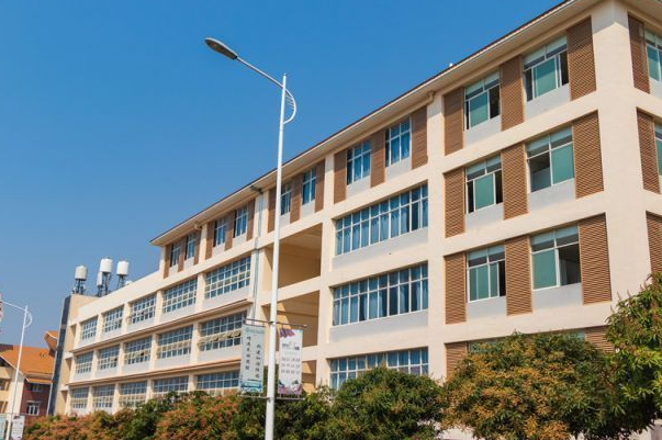 红河县职业高级中学录取分数线多少
