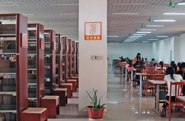 成都市恒辉技工学校助学金多少?贫困补助政策一览
