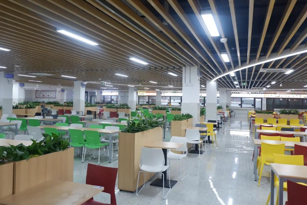 成都技师学院助学金多少?贫困补助政策一览
