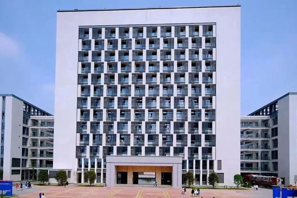 成都技师学院是民办还是公办学校?